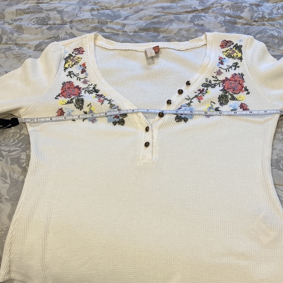 Pilcro Embroidered Thermal Top - Picture 15 of 16